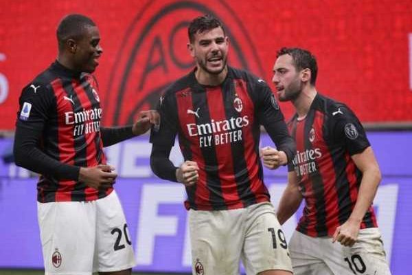 AC Milan kết thúc năm 2020 bằng ngôi đầu Serie A