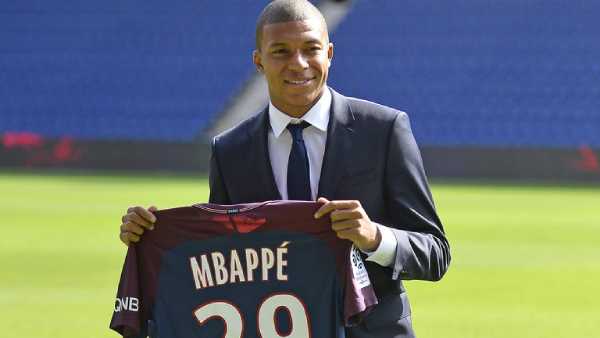 Mbappe khẳng định gia đình có vai trò quyết định với tương lai của anh