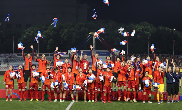 Đội tuyển bóng đá nữ Việt nam được HDBank thưởng 500 triệu