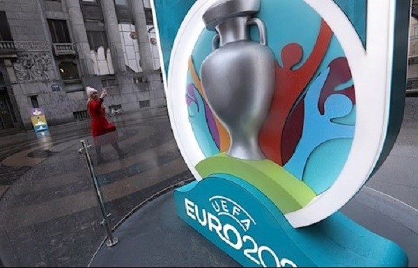 EURO 2020 tạm hoãn sang năm 2021