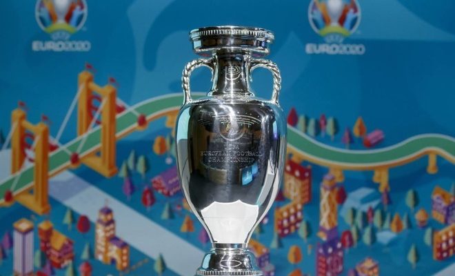 Tạm hoãn Euro 2020 – FIFA cần cân nhắc lại tổ chức FIFA Club World Cup