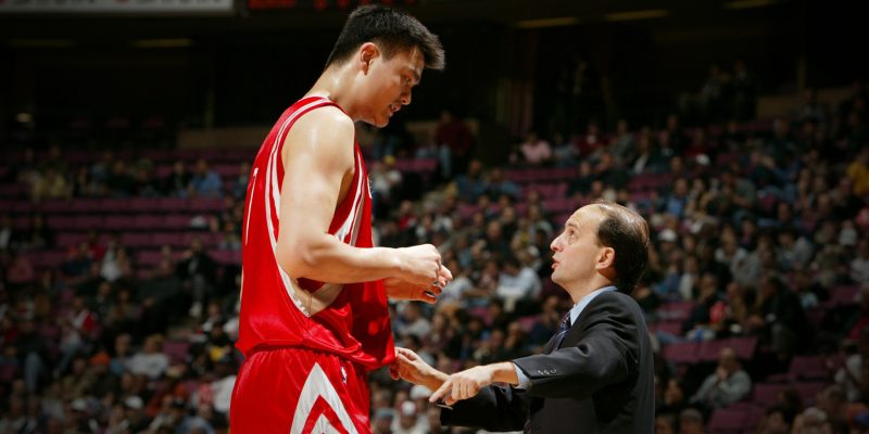 Yao Ming – Vua bóng rổ người Trung Quốc với chiều cao lý tưởng 2,29 m